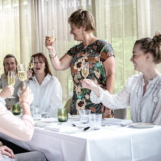verrassen chef groep lekker dineren